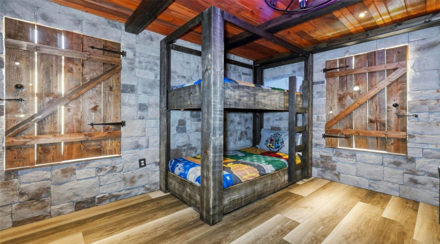 DAVENPORT, Florida 33896, 8 Bedrooms Bedrooms, ,5 BathroomsBathrooms,Residential,For Sale,MOON VALLEY,0,MFRO6359672