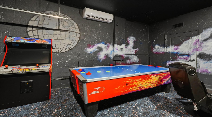 DAVENPORT, Florida 33896, 8 Bedrooms Bedrooms, ,5 BathroomsBathrooms,Residential,For Sale,MOON VALLEY,0,MFRO6359672