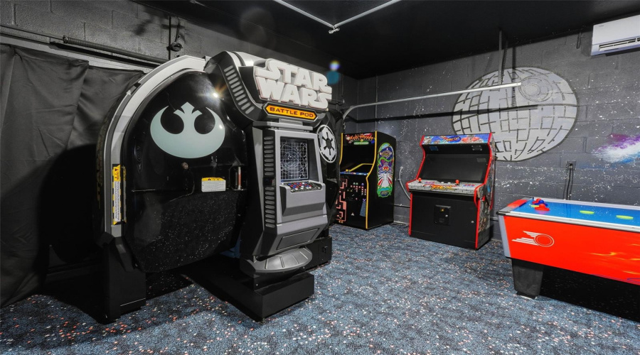 DAVENPORT, Florida 33896, 8 Bedrooms Bedrooms, ,5 BathroomsBathrooms,Residential,For Sale,MOON VALLEY,0,MFRO6359672