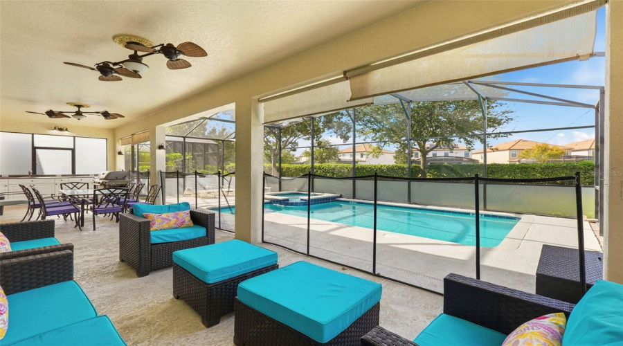 DAVENPORT, Florida 33896, 8 Bedrooms Bedrooms, ,5 BathroomsBathrooms,Residential,For Sale,MOON VALLEY,0,MFRO6359672