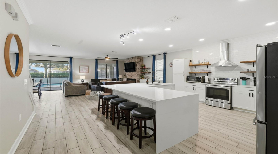 DAVENPORT, Florida 33896, 8 Bedrooms Bedrooms, ,5 BathroomsBathrooms,Residential,For Sale,MOON VALLEY,0,MFRO6359672