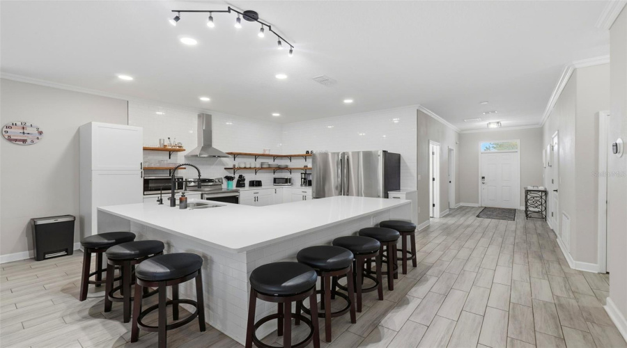 DAVENPORT, Florida 33896, 8 Bedrooms Bedrooms, ,5 BathroomsBathrooms,Residential,For Sale,MOON VALLEY,0,MFRO6359672