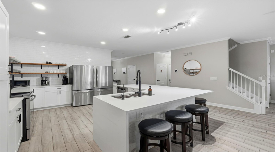 DAVENPORT, Florida 33896, 8 Bedrooms Bedrooms, ,5 BathroomsBathrooms,Residential,For Sale,MOON VALLEY,0,MFRO6359672