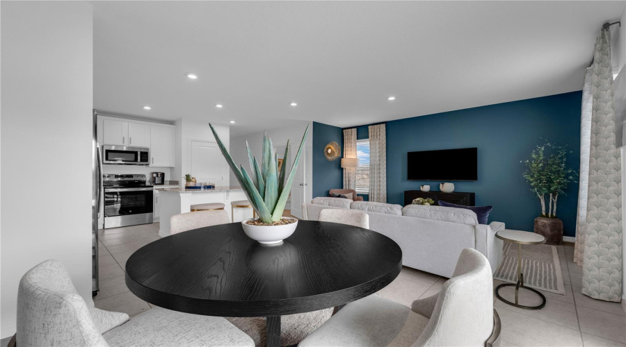 DAVENPORT, Florida 33897, 3 Bedrooms Bedrooms, ,2 BathroomsBathrooms,Residential,For Sale,FAN PALM,0,MFRO6359828