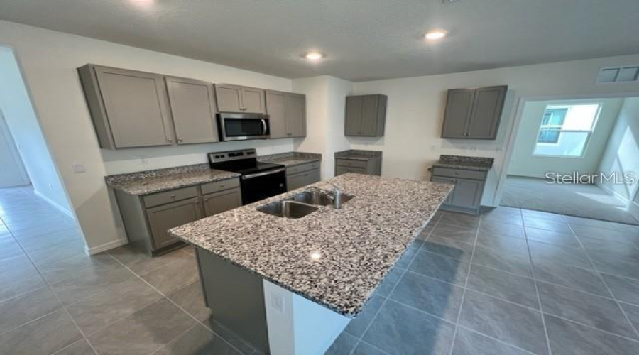 DAVENPORT, Florida 33837, 3 Bedrooms Bedrooms, ,2 BathroomsBathrooms,Residential,For Sale,DESERT ROSE,0,MFRO6358596