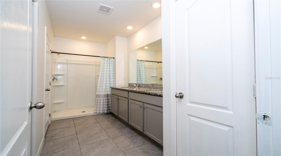 DAVENPORT, Florida 33837, 3 Bedrooms Bedrooms, ,2 BathroomsBathrooms,Residential,For Sale,DESERT ROSE,0,MFRO6358596