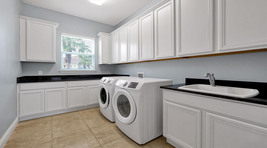 KISSIMMEE, Florida 34746, 7 Bedrooms Bedrooms, ,5 BathroomsBathrooms,Residential,For Sale,SPINNAKER,0,MFRO6359737