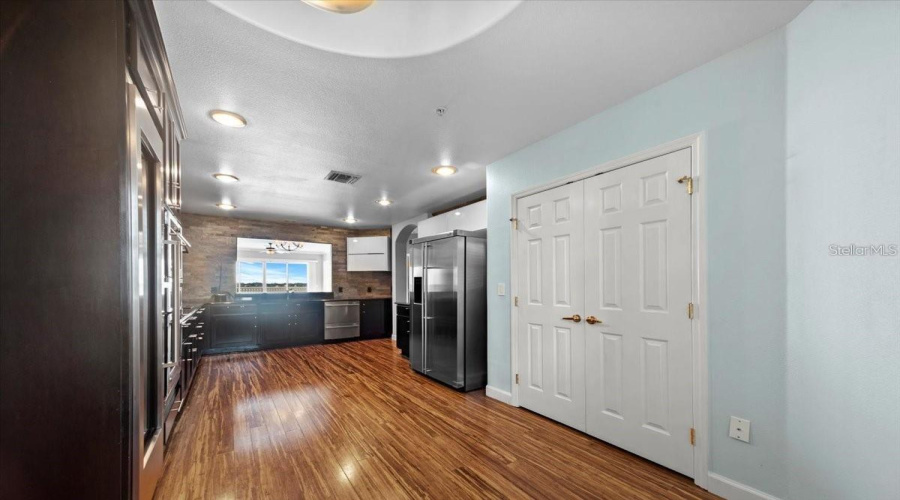 ORLANDO, Florida 32836, 2 Bedrooms Bedrooms, ,2 BathroomsBathrooms,Residential,For Sale,THE ESPLANADE,0,MFRS5138381