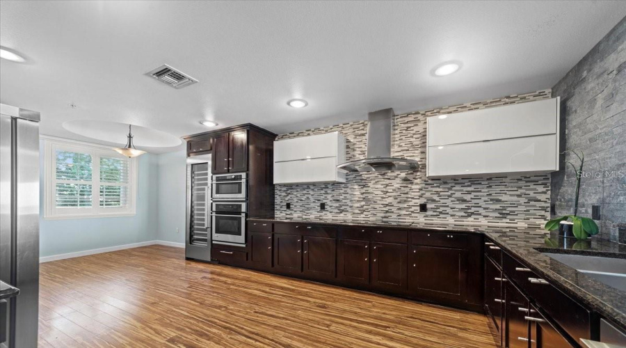 ORLANDO, Florida 32836, 2 Bedrooms Bedrooms, ,2 BathroomsBathrooms,Residential,For Sale,THE ESPLANADE,0,MFRS5138381