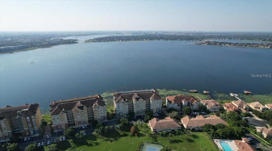 ORLANDO, Florida 32836, 2 Bedrooms Bedrooms, ,2 BathroomsBathrooms,Residential,For Sale,THE ESPLANADE,0,MFRS5138381