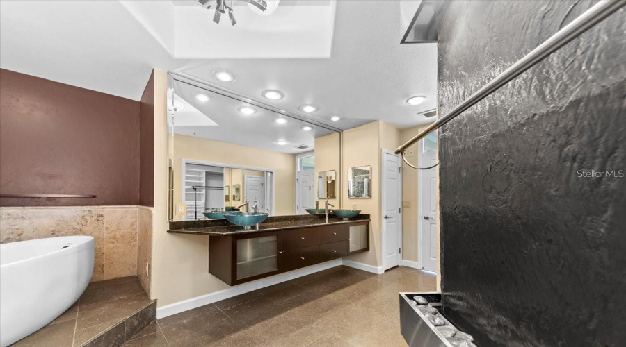 ORLANDO, Florida 32836, 2 Bedrooms Bedrooms, ,2 BathroomsBathrooms,Residential,For Sale,THE ESPLANADE,0,MFRS5138381