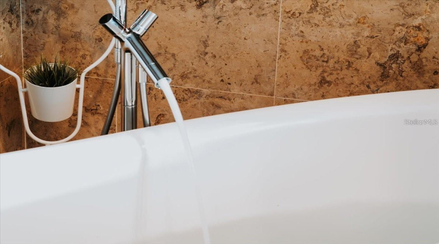 ORLANDO, Florida 32836, 2 Bedrooms Bedrooms, ,2 BathroomsBathrooms,Residential,For Sale,THE ESPLANADE,0,MFRS5138381