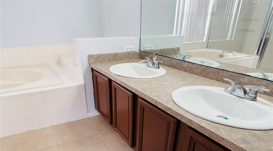 KISSIMMEE, Florida 34746, 3 Bedrooms Bedrooms, ,2 BathroomsBathrooms,Residential,For Sale,SKYVIEW,0,MFRO6358678