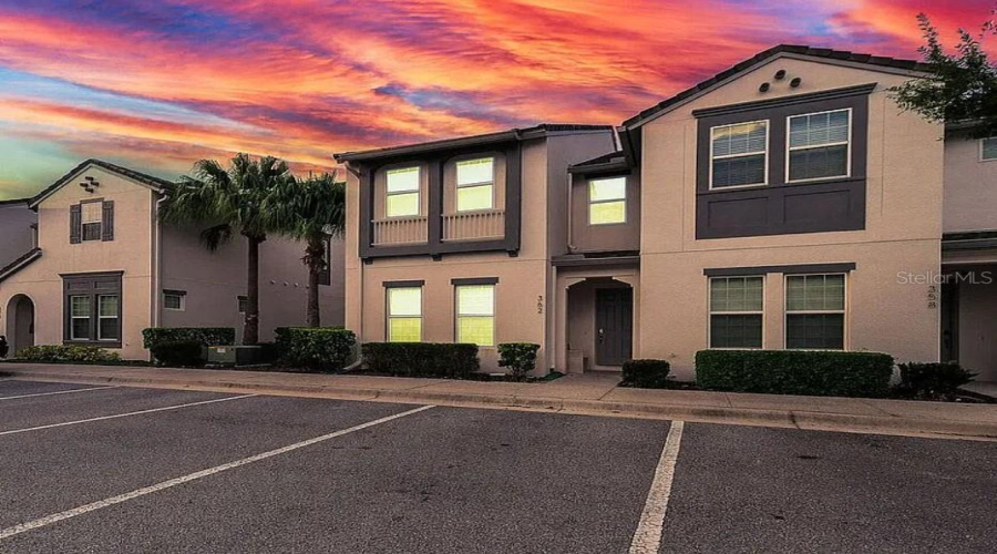 DAVENPORT, Florida 33896, 5 Bedrooms Bedrooms, ,4 BathroomsBathrooms,Residential,For Sale,CAPTIVA,0,MFRO6358640