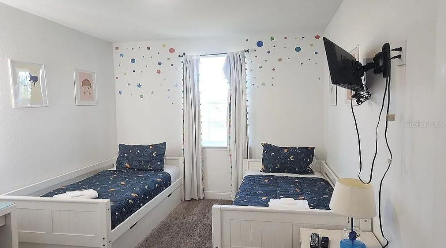 DAVENPORT, Florida 33896, 5 Bedrooms Bedrooms, ,4 BathroomsBathrooms,Residential,For Sale,CAPTIVA,0,MFRO6358640