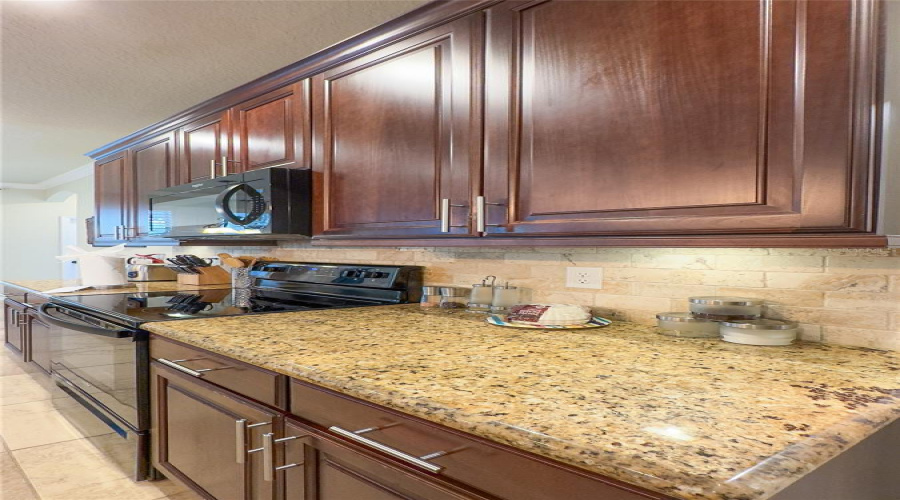 DAVENPORT, Florida 33837, 5 Bedrooms Bedrooms, ,4 BathroomsBathrooms,Residential,For Sale,YELLOW SNAPDRAGON,0,MFRO6322910