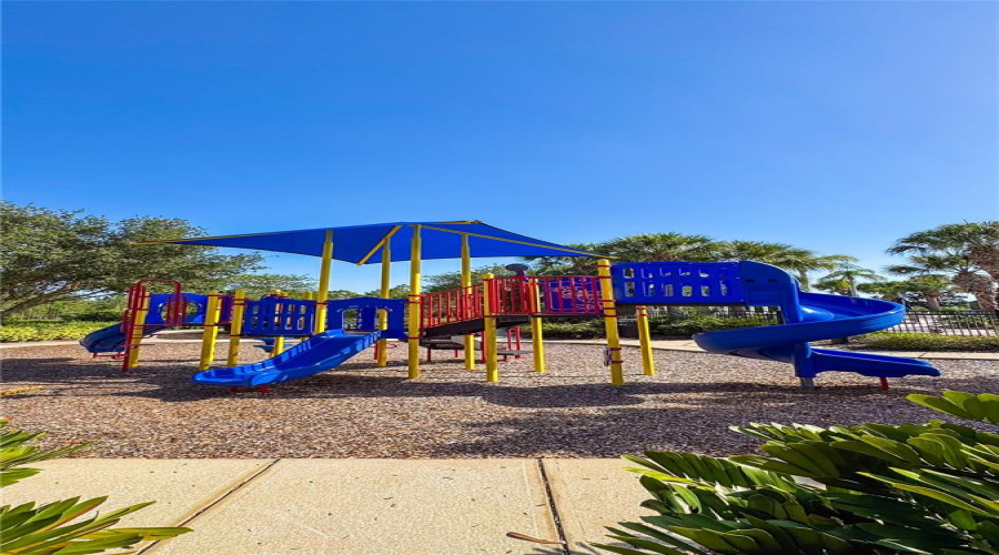 DAVENPORT, Florida 33837, 5 Bedrooms Bedrooms, ,4 BathroomsBathrooms,Residential,For Sale,YELLOW SNAPDRAGON,0,MFRO6322910