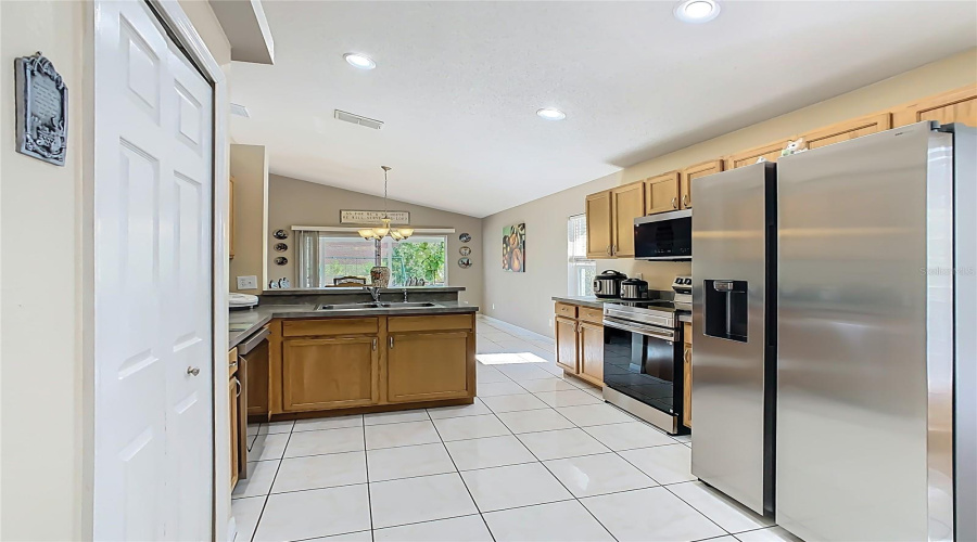 DAVENPORT, Florida 33897, 4 Bedrooms Bedrooms, ,2 BathroomsBathrooms,Residential,For Sale,HALSTEAD,0,MFRO6359958
