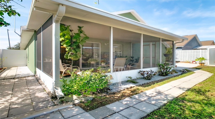 DAVENPORT, Florida 33897, 4 Bedrooms Bedrooms, ,2 BathroomsBathrooms,Residential,For Sale,HALSTEAD,0,MFRO6359958