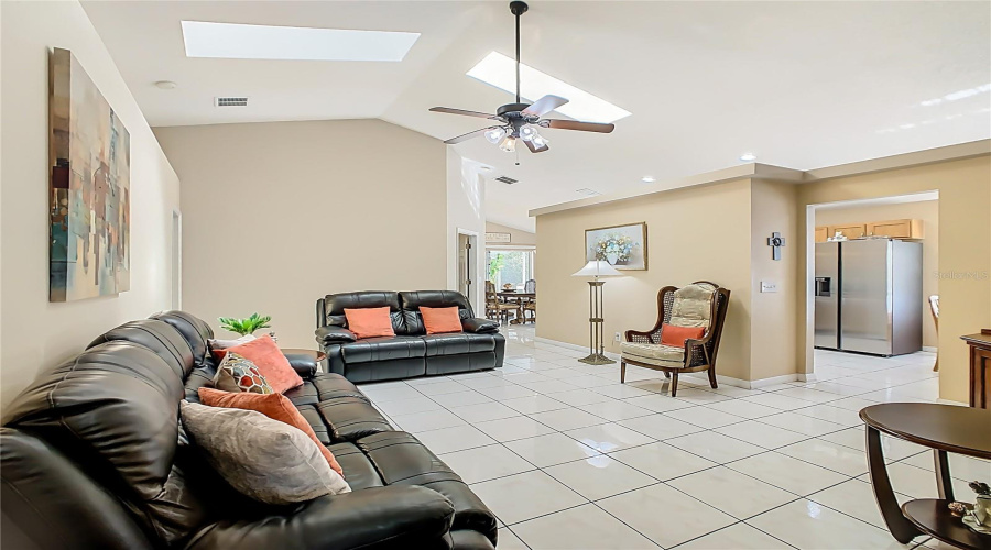 DAVENPORT, Florida 33897, 4 Bedrooms Bedrooms, ,2 BathroomsBathrooms,Residential,For Sale,HALSTEAD,0,MFRO6359958