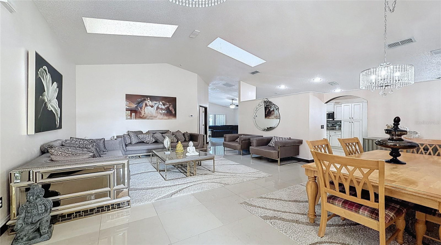 DAVENPORT, Florida 33897, 3 Bedrooms Bedrooms, ,2 BathroomsBathrooms,Residential,For Sale,LOCKBREEZE,0,MFRS5138145