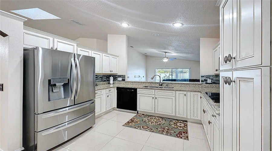 DAVENPORT, Florida 33897, 3 Bedrooms Bedrooms, ,2 BathroomsBathrooms,Residential,For Sale,LOCKBREEZE,0,MFRS5138145