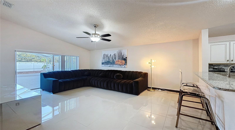DAVENPORT, Florida 33897, 3 Bedrooms Bedrooms, ,2 BathroomsBathrooms,Residential,For Sale,LOCKBREEZE,0,MFRS5138145