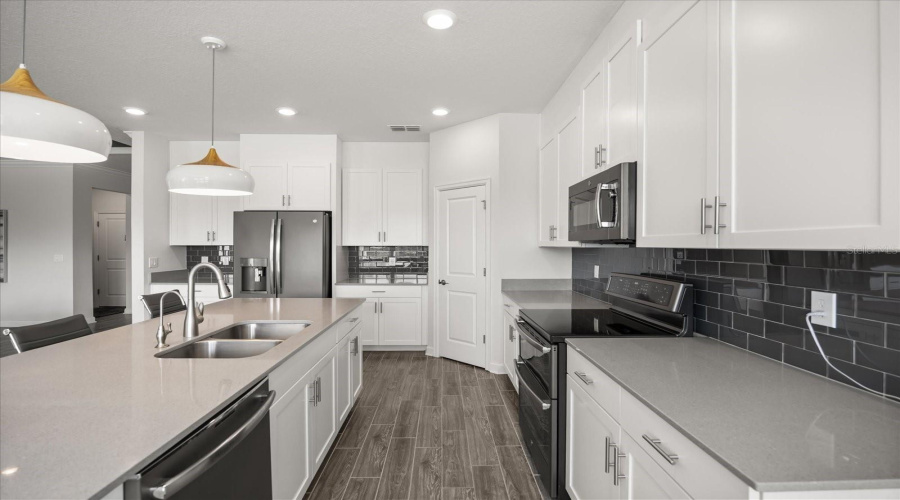 KISSIMMEE, Florida 34746, 4 Bedrooms Bedrooms, ,3 BathroomsBathrooms,Residential,For Sale,TRIBUTE,0,MFRO6359992