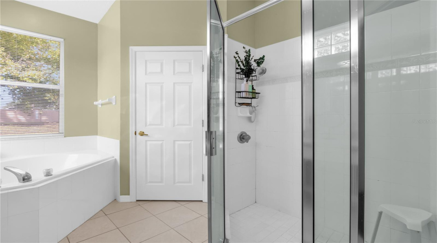 DAVENPORT, Florida 33897, 4 Bedrooms Bedrooms, ,3 BathroomsBathrooms,Residential,For Sale,CALABAY PARC,0,MFRO6358916