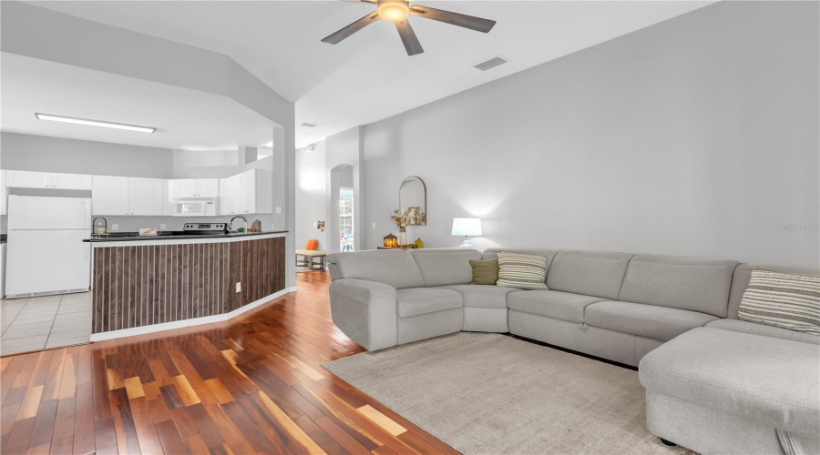 DAVENPORT, Florida 33897, 4 Bedrooms Bedrooms, ,3 BathroomsBathrooms,Residential,For Sale,CALABAY PARC,0,MFRO6358916