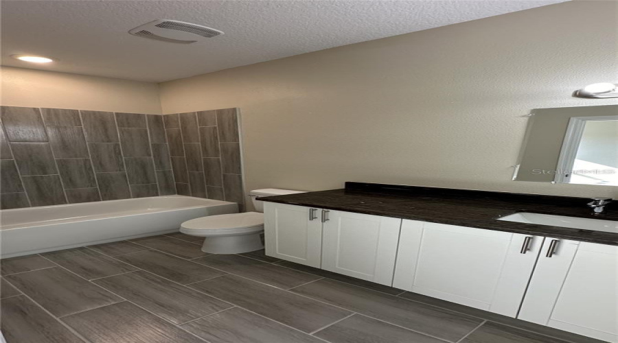 DAVENPORT, Florida 33896, 3 Bedrooms Bedrooms, ,3 BathroomsBathrooms,Residential,For Sale,LAKE SHORE,0,MFRO6359843