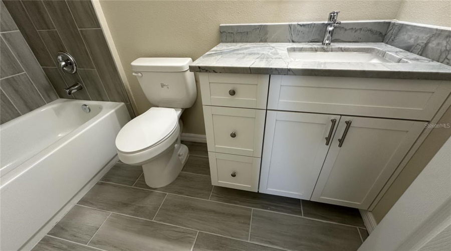 DAVENPORT, Florida 33896, 3 Bedrooms Bedrooms, ,3 BathroomsBathrooms,Residential,For Sale,LAKE SHORE,0,MFRO6359843