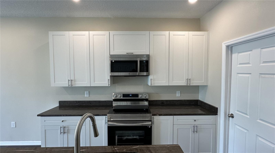 DAVENPORT, Florida 33896, 3 Bedrooms Bedrooms, ,3 BathroomsBathrooms,Residential,For Sale,LAKE SHORE,0,MFRO6359843