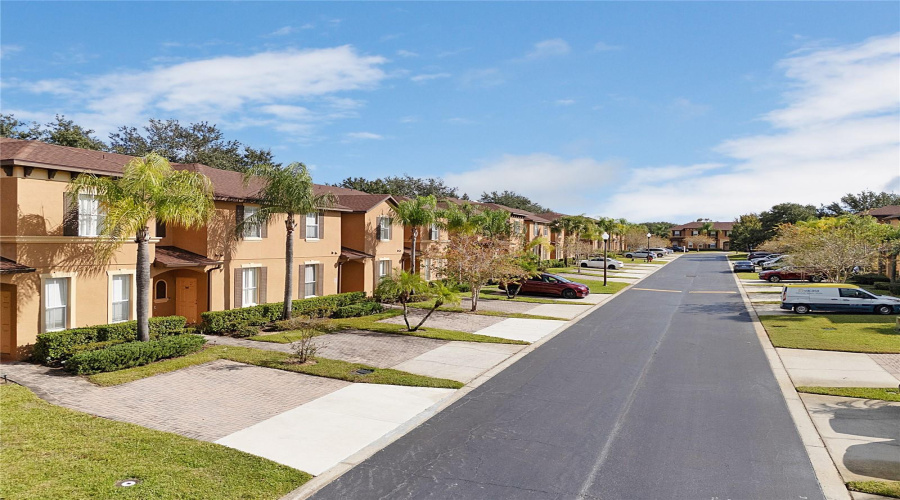 DAVENPORT, Florida 33897, 4 Bedrooms Bedrooms, ,3 BathroomsBathrooms,Residential,For Sale,CALABRIA,0,MFRO6359219