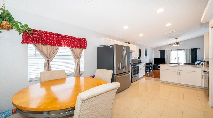 DAVENPORT, Florida 33897, 4 Bedrooms Bedrooms, ,2 BathroomsBathrooms,Residential,For Sale,HALSTEAD,0,MFRS5134482