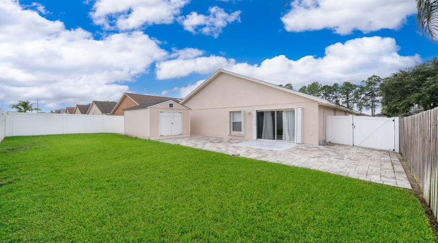 DAVENPORT, Florida 33897, 4 Bedrooms Bedrooms, ,2 BathroomsBathrooms,Residential,For Sale,HALSTEAD,0,MFRS5134482