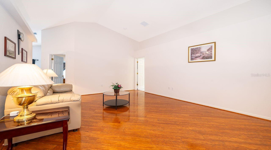 DAVENPORT, Florida 33897, 4 Bedrooms Bedrooms, ,2 BathroomsBathrooms,Residential,For Sale,HALSTEAD,0,MFRS5134482