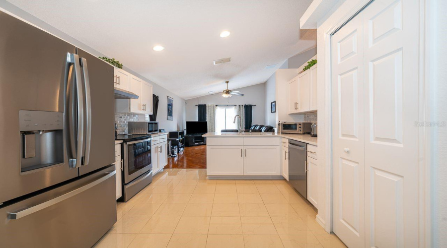 DAVENPORT, Florida 33897, 4 Bedrooms Bedrooms, ,2 BathroomsBathrooms,Residential,For Sale,HALSTEAD,0,MFRS5134482