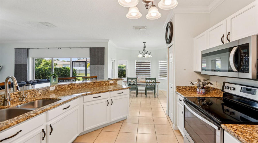 KISSIMMEE, Florida 34746, 3 Bedrooms Bedrooms, ,2 BathroomsBathrooms,Residential,For Sale,VALLEYVIEW,0,MFRO6355805