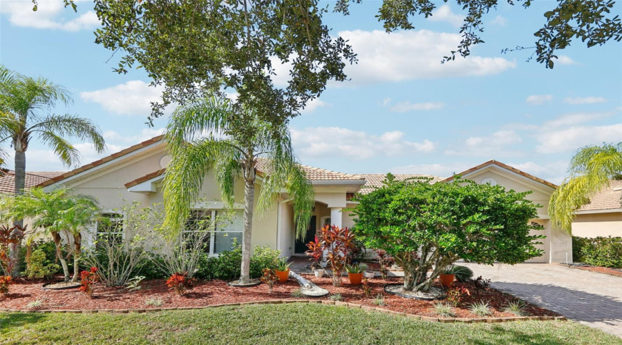 KISSIMMEE, Florida 34746, 3 Bedrooms Bedrooms, ,2 BathroomsBathrooms,Residential,For Sale,VALLEYVIEW,0,MFRO6355805