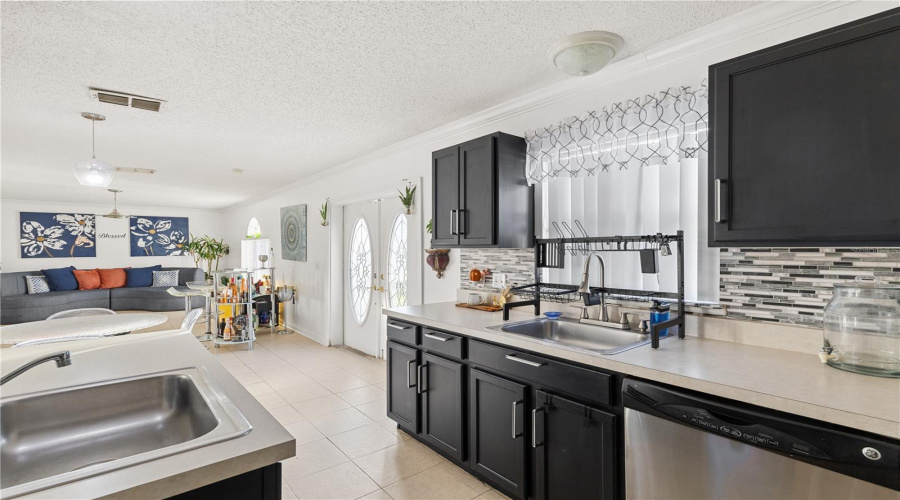 DAVENPORT, Florida 33837, 4 Bedrooms Bedrooms, ,2 BathroomsBathrooms,Residential,For Sale,LOBELIA,0,MFRS5138411