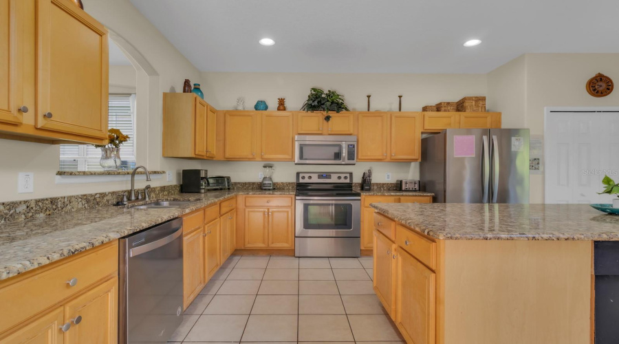 KISSIMMEE, Florida 34747, 7 Bedrooms Bedrooms, ,4 BathroomsBathrooms,Residential,For Sale,LIDO KEY,0,MFRS5138429