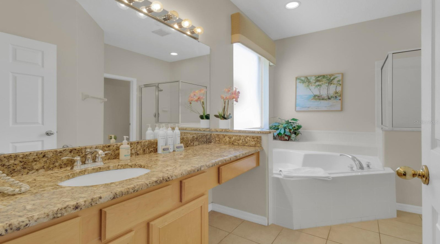 KISSIMMEE, Florida 34747, 7 Bedrooms Bedrooms, ,4 BathroomsBathrooms,Residential,For Sale,LIDO KEY,0,MFRS5138429