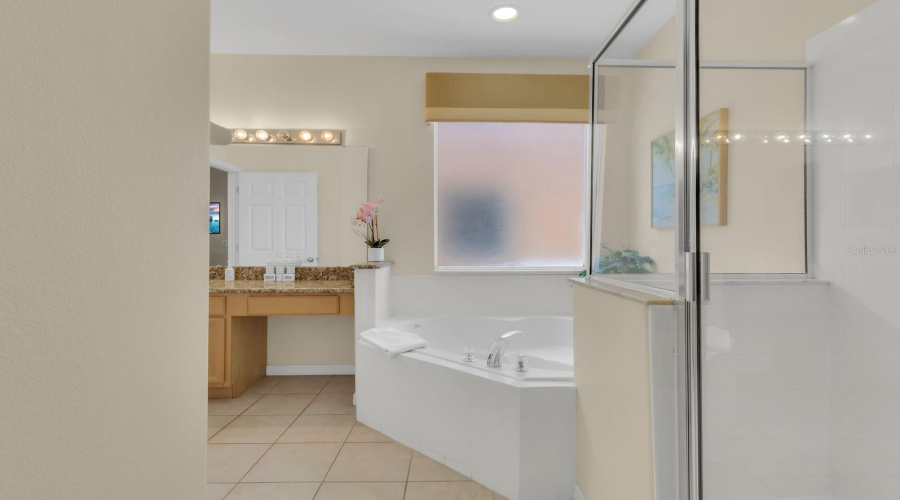 KISSIMMEE, Florida 34747, 7 Bedrooms Bedrooms, ,4 BathroomsBathrooms,Residential,For Sale,LIDO KEY,0,MFRS5138429