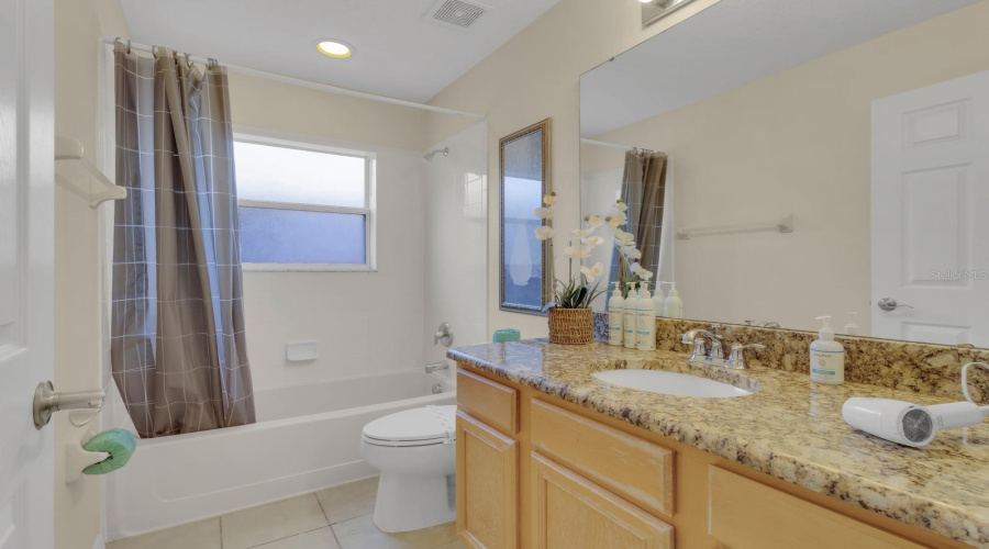 KISSIMMEE, Florida 34747, 7 Bedrooms Bedrooms, ,4 BathroomsBathrooms,Residential,For Sale,LIDO KEY,0,MFRS5138429