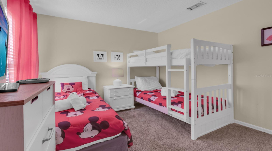 KISSIMMEE, Florida 34747, 7 Bedrooms Bedrooms, ,4 BathroomsBathrooms,Residential,For Sale,LIDO KEY,0,MFRS5138429