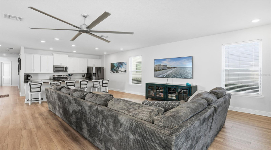 REUNION, Florida 34747, 4 Bedrooms Bedrooms, ,3 BathroomsBathrooms,Residential,For Sale,DESERT MOUNTAIN,0,MFRO6357556