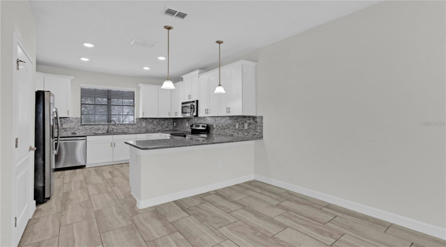 DAVENPORT, Florida 33896, 4 Bedrooms Bedrooms, ,2 BathroomsBathrooms,Residential,For Sale,OVERPOOL,0,MFRS5138383