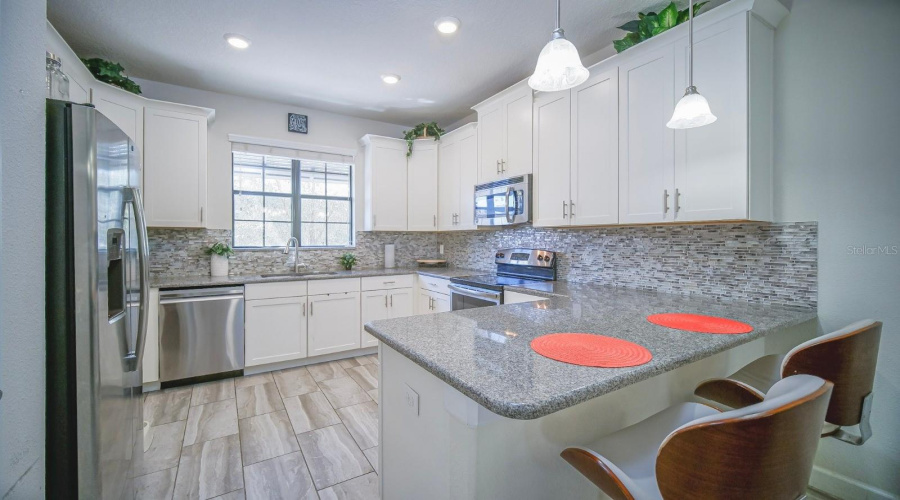 DAVENPORT, Florida 33896, 4 Bedrooms Bedrooms, ,2 BathroomsBathrooms,Residential,For Sale,OVERPOOL,0,MFRS5138383