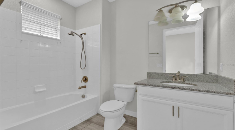 DAVENPORT, Florida 33896, 4 Bedrooms Bedrooms, ,2 BathroomsBathrooms,Residential,For Sale,OVERPOOL,0,MFRS5138383